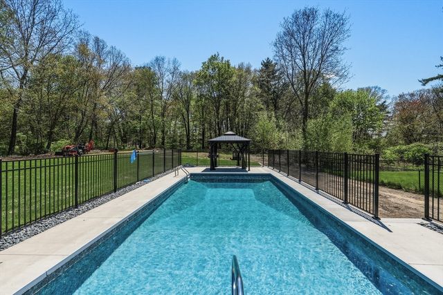 980 Center Street, Ludlow, MA 01056