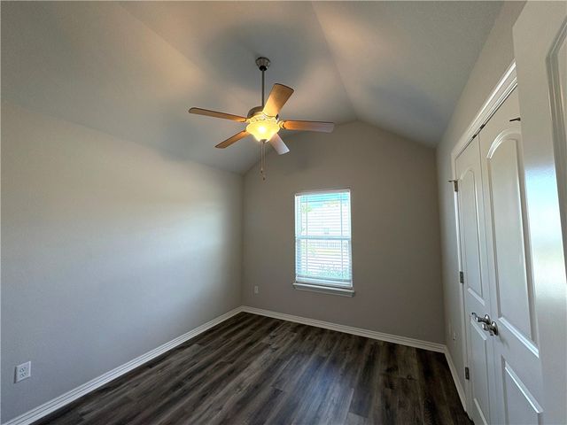 861 Lakeview Drive, Centerton, AR 72719