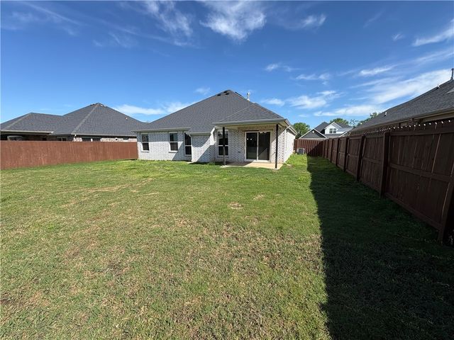 861 Lakeview Drive, Centerton, AR 72719
