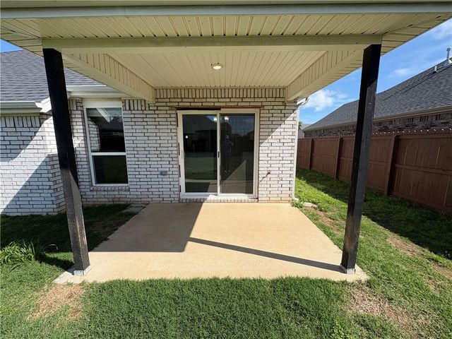 861 Lakeview Drive, Centerton, AR 72719