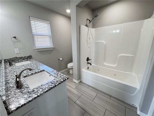 861 Lakeview Drive, Centerton, AR 72719