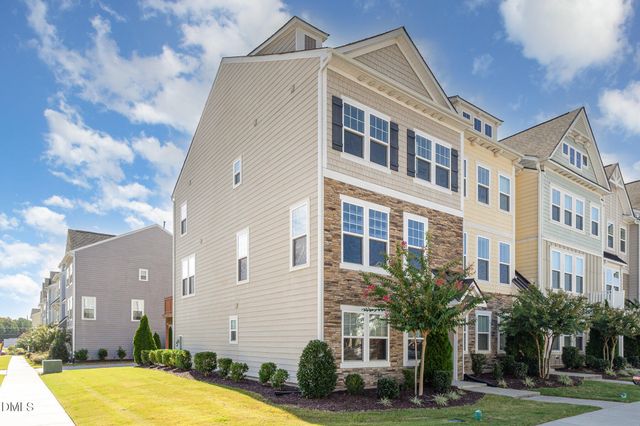 596 Grand Central Station, Apex, NC 27502