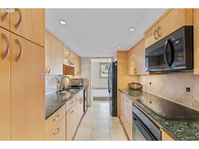 600 Se MARION St 109, Portland, OR 97202
