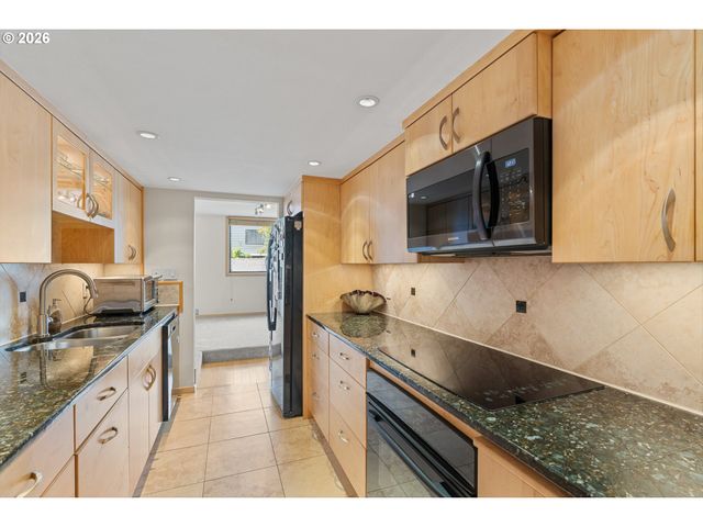 600 Se MARION St 109, Portland, OR 97202