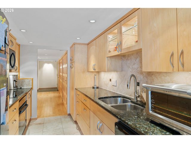 600 Se MARION St 109, Portland, OR 97202