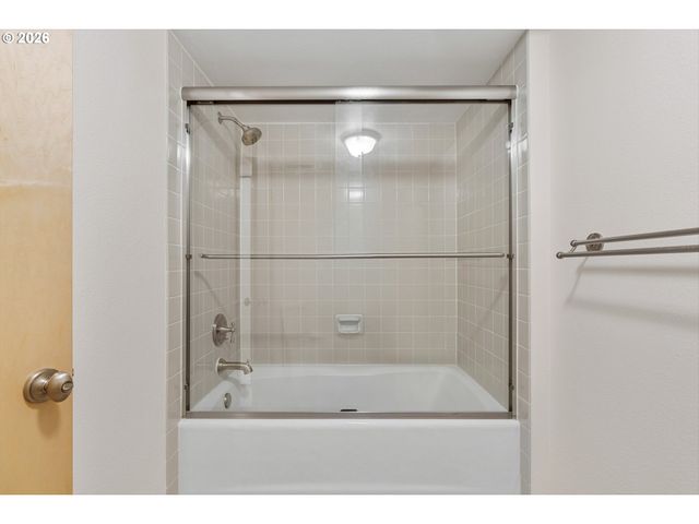 600 Se MARION St 109, Portland, OR 97202
