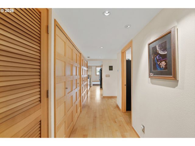 600 Se MARION St 109, Portland, OR 97202