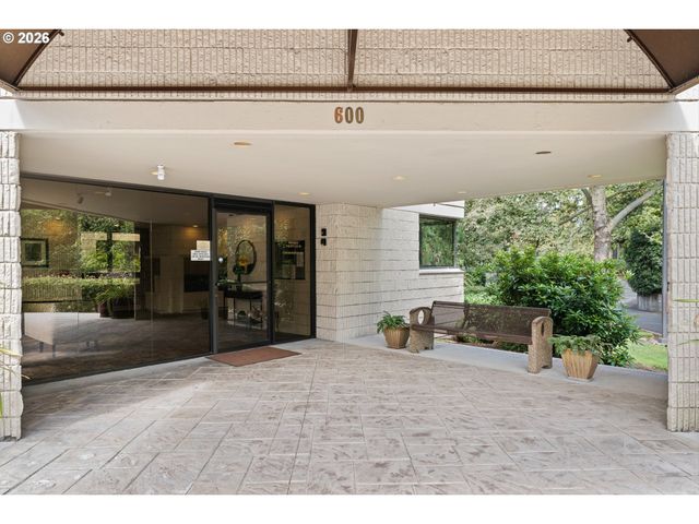 600 Se MARION St 109, Portland, OR 97202