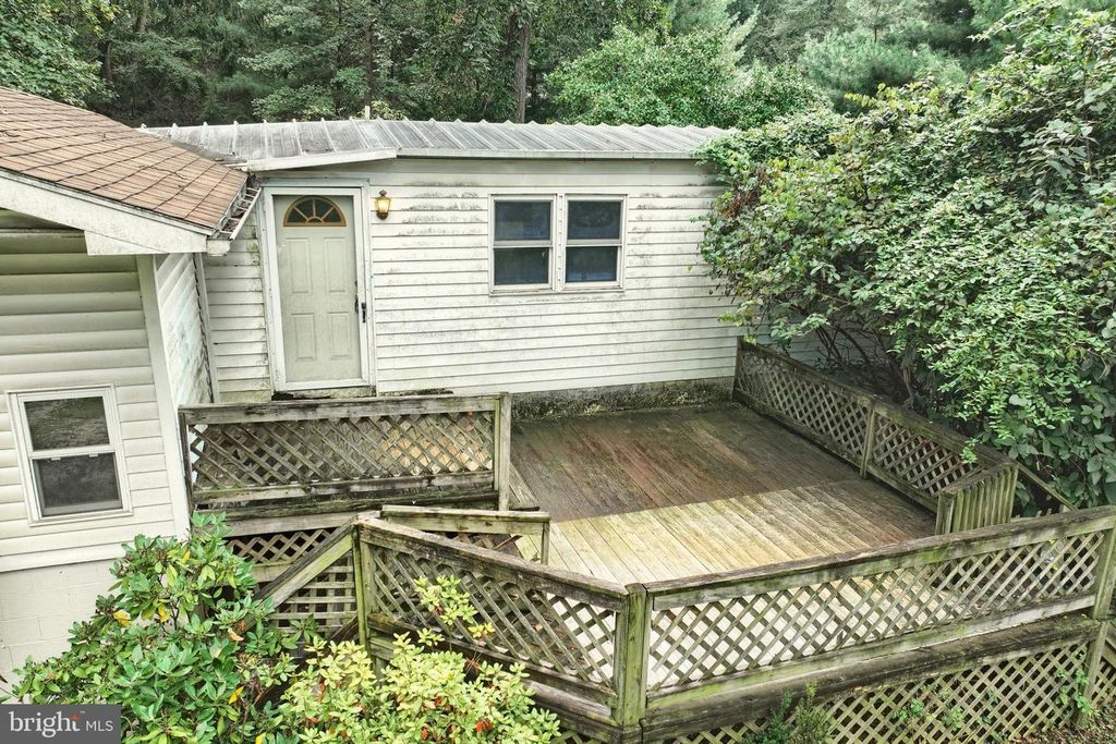4512 KEENEY DR, Spring Grove, PA 17362