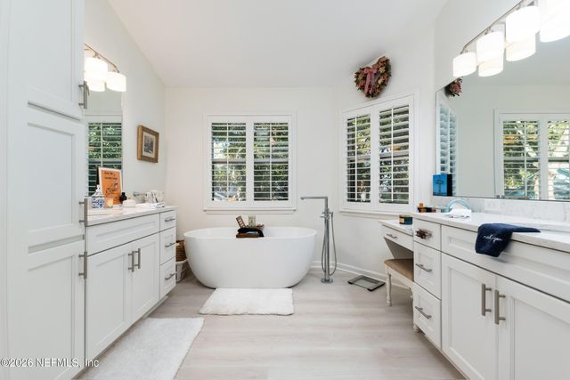 2280 OAK FOREST Drive, Jacksonville Beach, FL 32250