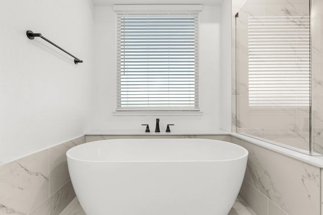 230 Broadmoor Lane, Ovilla, TX 75154