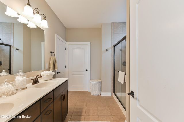 14402 McKinley Ridge Dr, Louisville, KY 40245