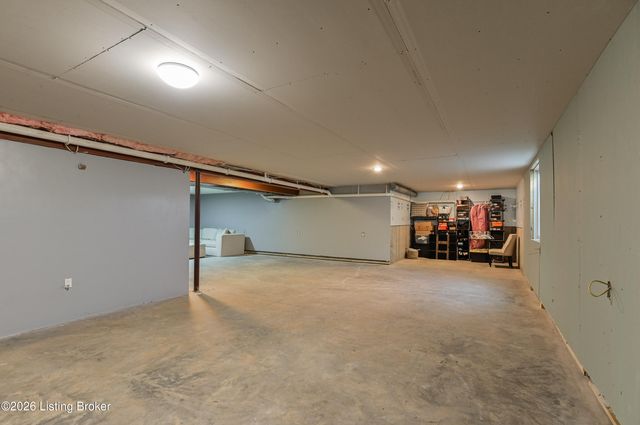 14402 McKinley Ridge Dr, Louisville, KY 40245
