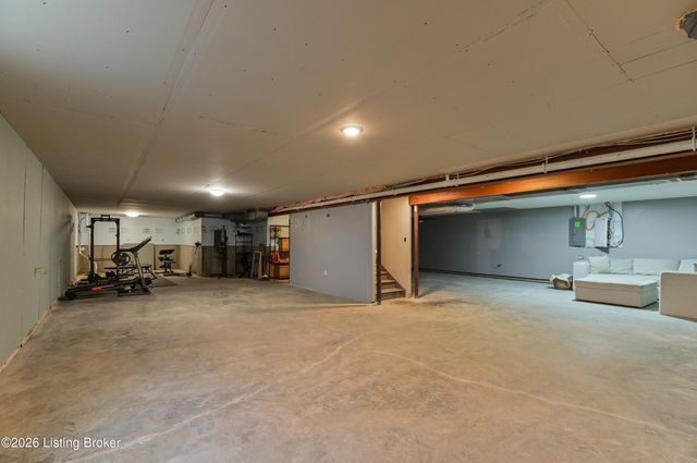 14402 McKinley Ridge Dr, Louisville, KY 40245