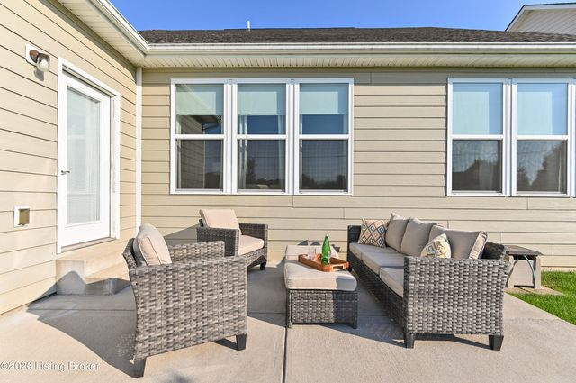 14402 McKinley Ridge Dr, Louisville, KY 40245