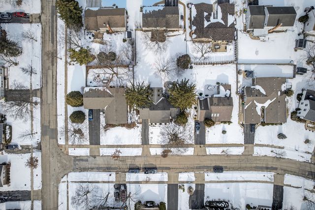 1161 Parker Lane, Buffalo Grove, IL 60089