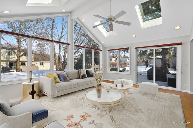 1161 Parker Lane, Buffalo Grove, IL 60089