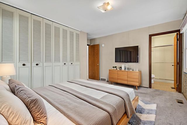 1161 Parker Lane, Buffalo Grove, IL 60089