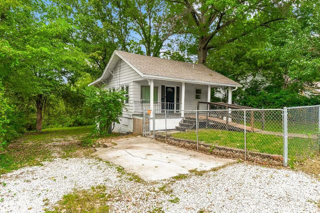 11410 E 25th Street S, Independence, MO 64052