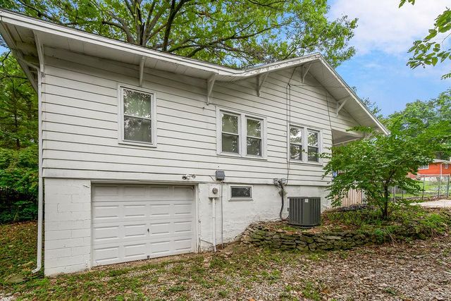 11410 E 25th Street S, Independence, MO 64052