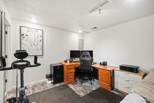 11 Queens Creek, Batavia, OH 45103