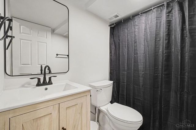 11 Queens Creek, Batavia, OH 45103