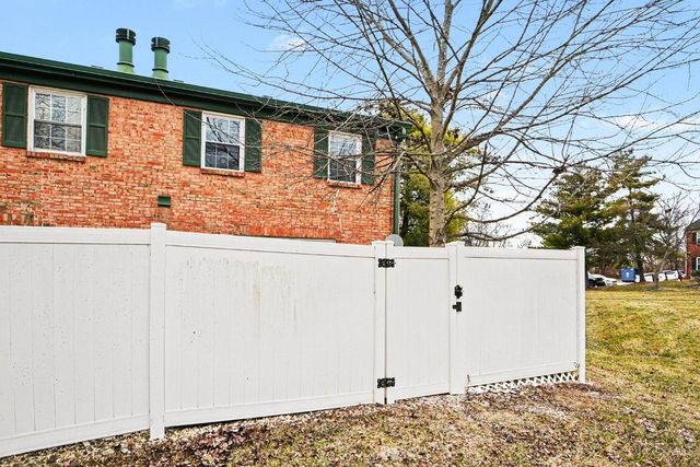 11 Queens Creek, Batavia, OH 45103