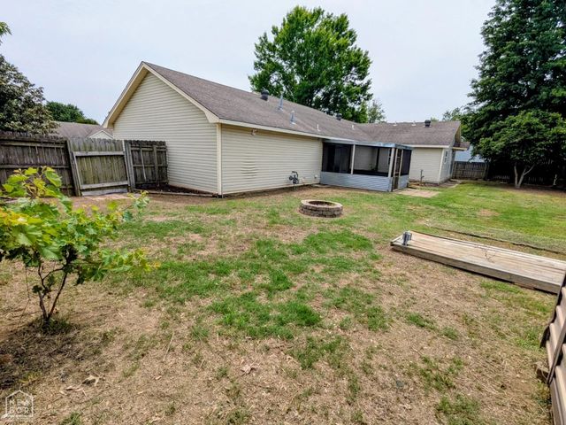 327 Sagewood Drive, Jonesboro, AR 72405