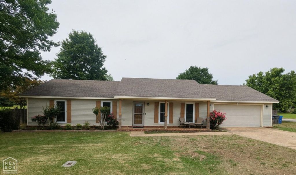 327 Sagewood Drive, Jonesboro, AR 72405