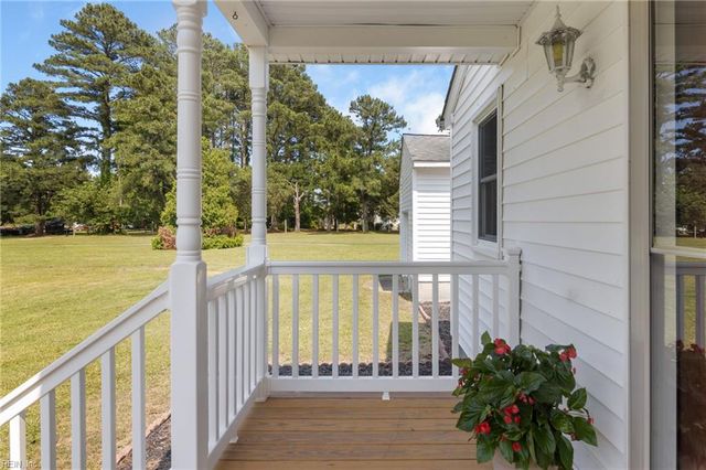 208 S End RD, Knotts Island, NC 27950