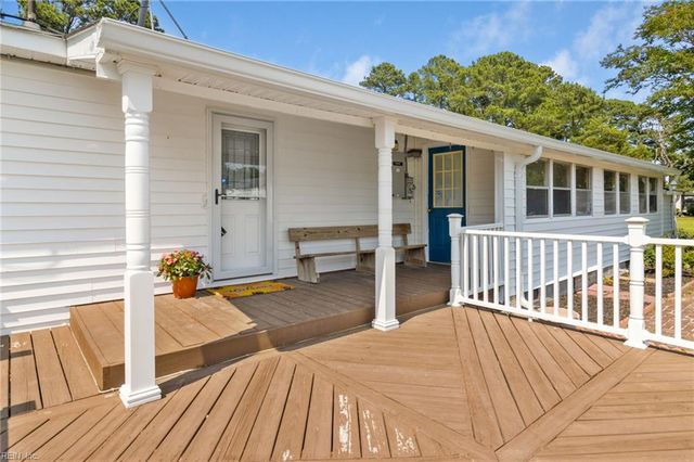 208 S End RD, Knotts Island, NC 27950