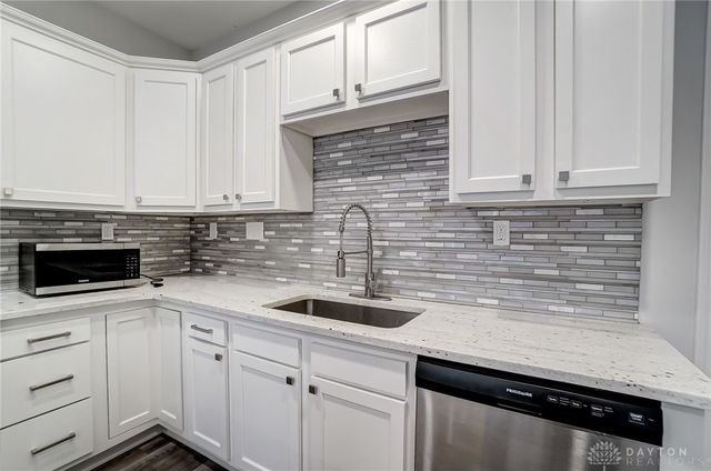567 Golden Maple Avenue, Brookville, OH 45309