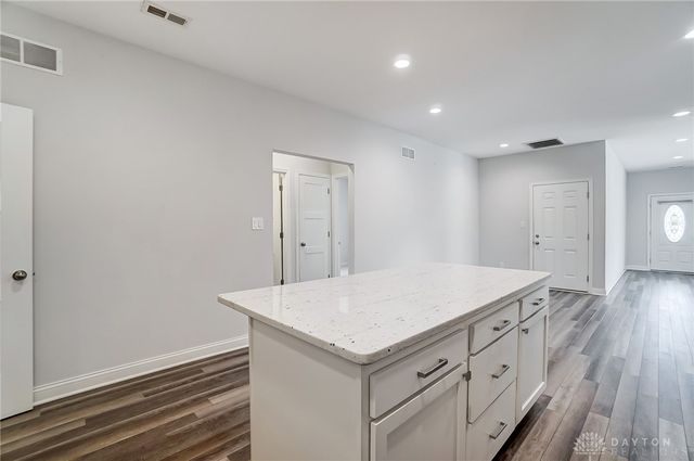 567 Golden Maple Avenue, Brookville, OH 45309