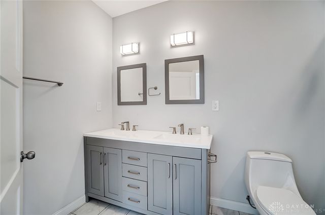 567 Golden Maple Avenue, Brookville, OH 45309