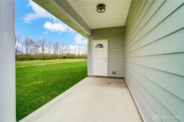 567 Golden Maple Avenue, Brookville, OH 45309