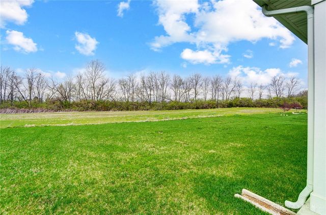 567 Golden Maple Avenue, Brookville, OH 45309