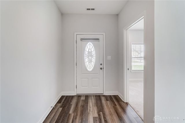 567 Golden Maple Avenue, Brookville, OH 45309