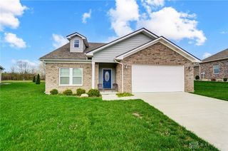 567 Golden Maple Avenue, Brookville, OH 45309