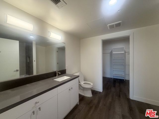 900 S Kenmore Avenue 505, Los Angeles, CA 90006