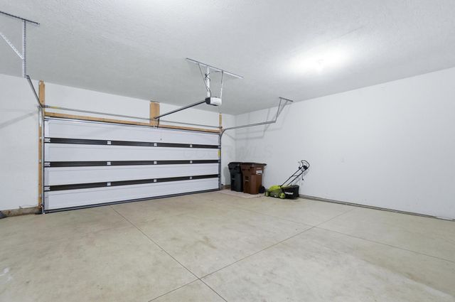 496 Garden Gate Lane, Lewis Center, OH 43035
