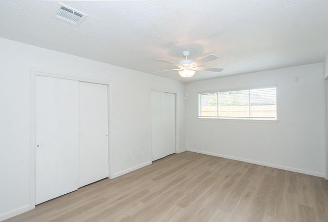 5704 Leggett Lane, Pearland, TX 77584