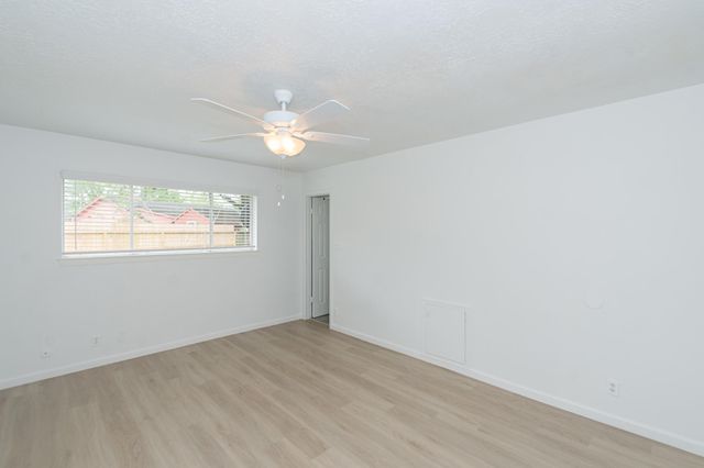 5704 Leggett Lane, Pearland, TX 77584