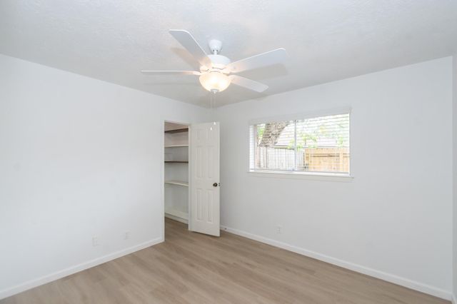 5704 Leggett Lane, Pearland, TX 77584