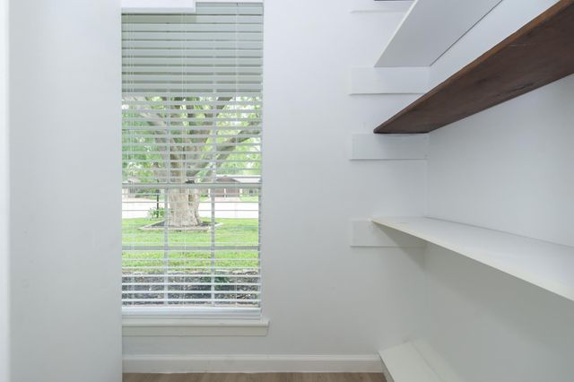 5704 Leggett Lane, Pearland, TX 77584