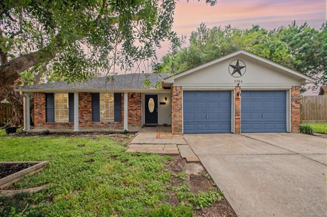 5704 Leggett Lane, Pearland, TX 77584
