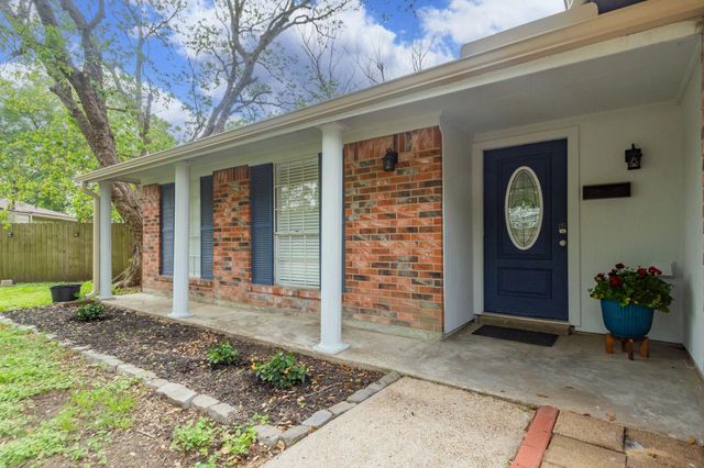 5704 Leggett Lane, Pearland, TX 77584