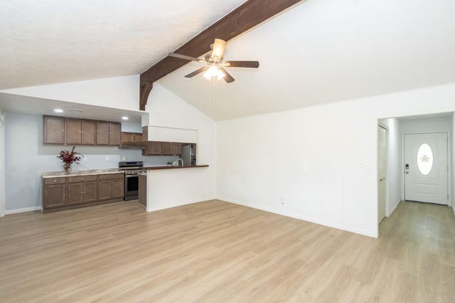 5704 Leggett Lane, Pearland, TX 77584