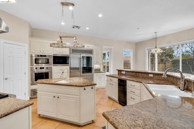 5 Circle E Ranch Pl, San Ramon, CA 94583