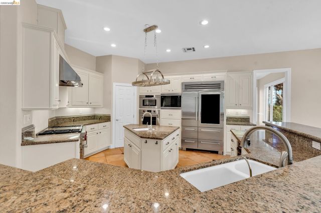 5 Circle E Ranch Pl, San Ramon, CA 94583