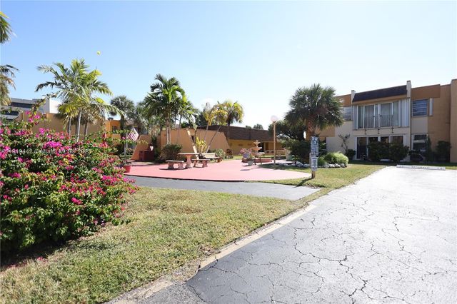 9340 W Flagler St 104B, Miami, FL 33174